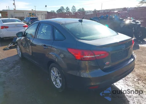 2016 Ford Focus Se z USA, uszkodzony, nr VIN 1FADP3F23GL309953